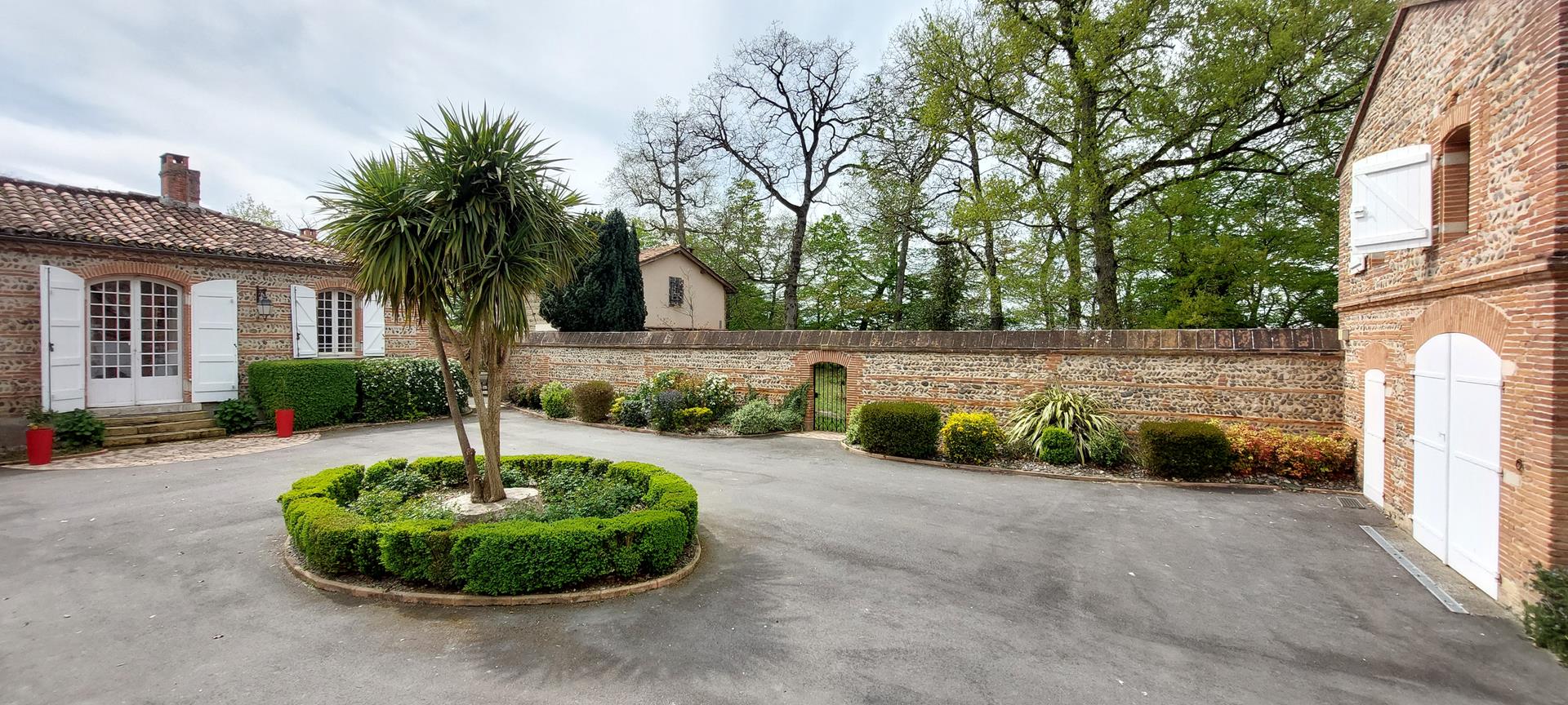 autre vue de la cour